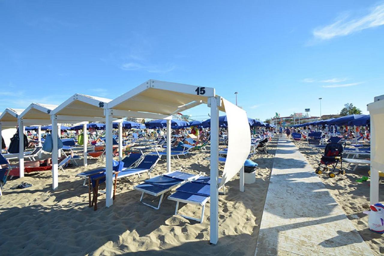 Riccione Beach Hotel - Enjoy Your Summer -Beach Village Incluso Luaran gambar
