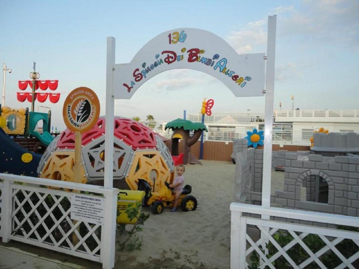 Riccione Beach Hotel - Enjoy Your Summer -Beach Village Incluso Luaran gambar